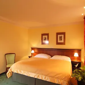 3* Отель Ea Jeleni Dvur Castle